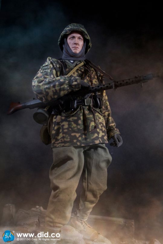  Artikelbild 8 des Artikels “Curtis - 3rd. SS-Panzer-Division MG34 Gunner - Figure in 1:6 scale “