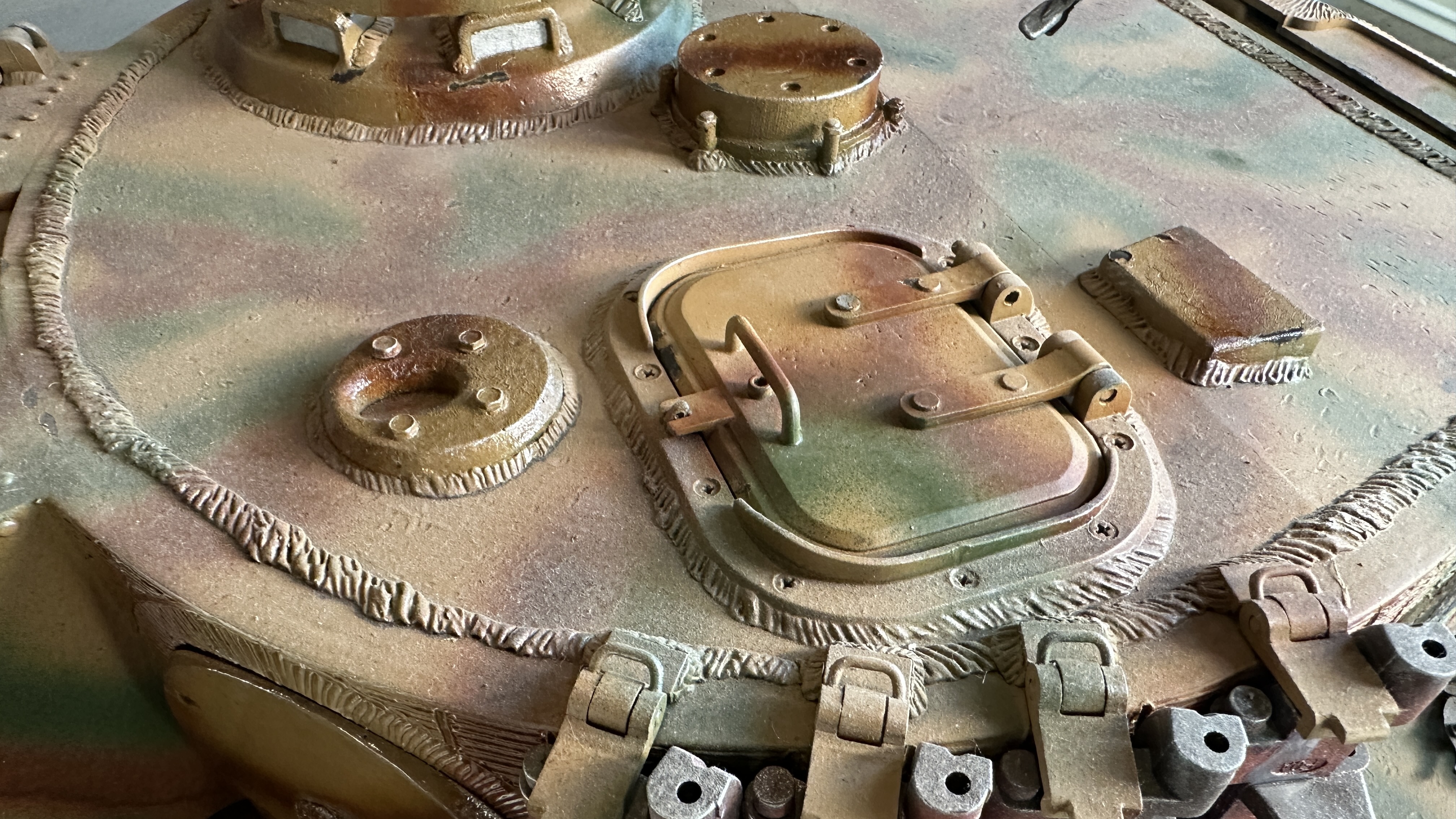  Product image 8 of the product “Tiger I Panzer aus ABS mit Mike Stannard Zubehör 1/6 ”