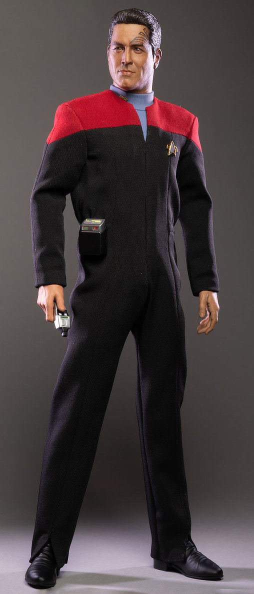  Product image 8 of the product “Star Trek - Voyager: Commander Chakotay 1:6 scale ”