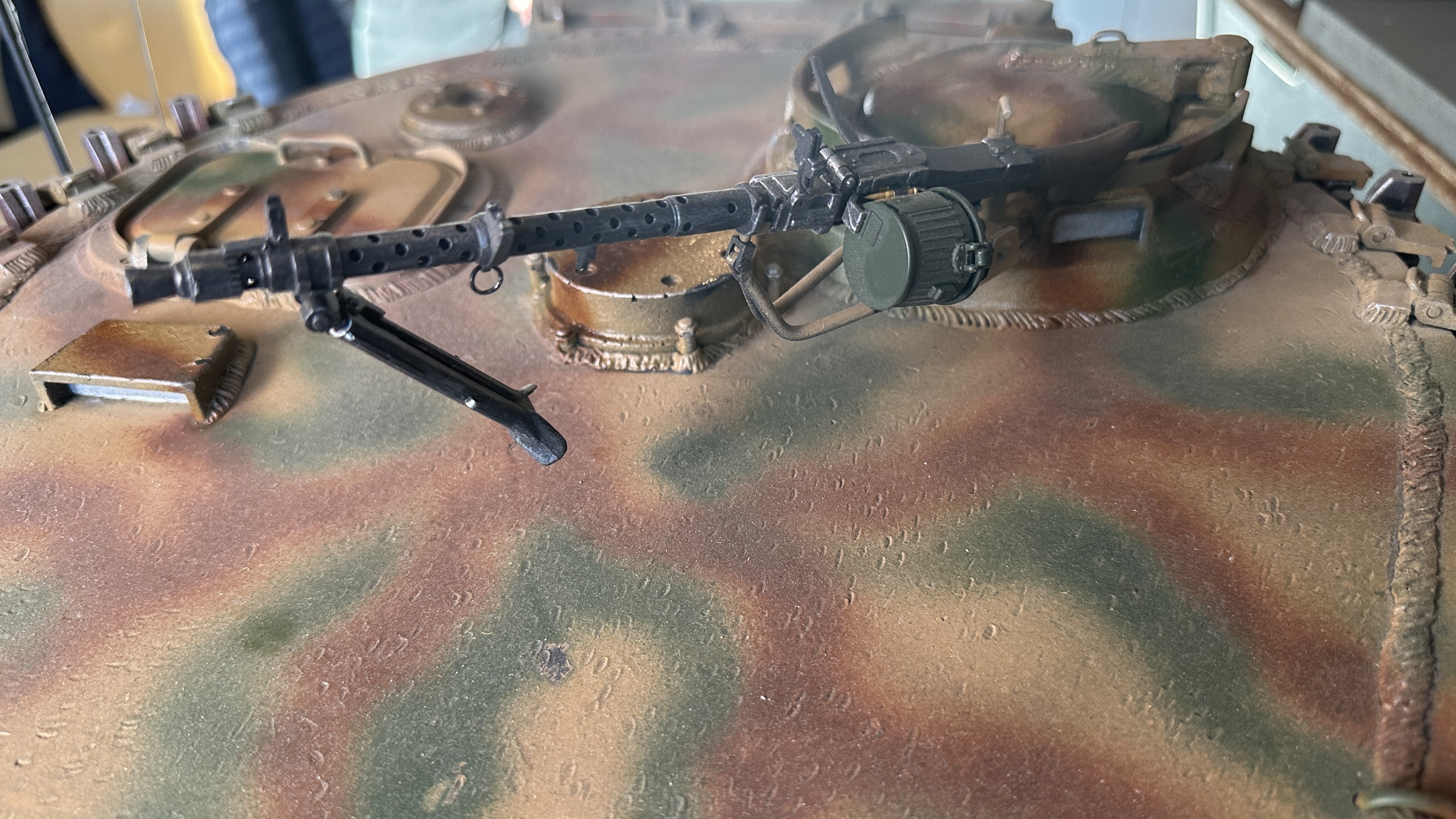  Product image 9 of the product “Tiger I Panzer aus ABS mit Mike Stannard Zubehör 1/6 ”